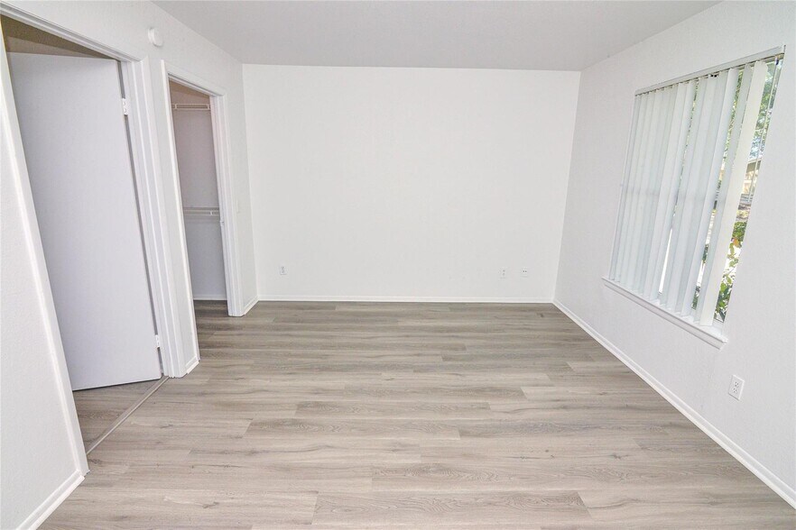 Building Photo - 1705 Palm Cove Blvd