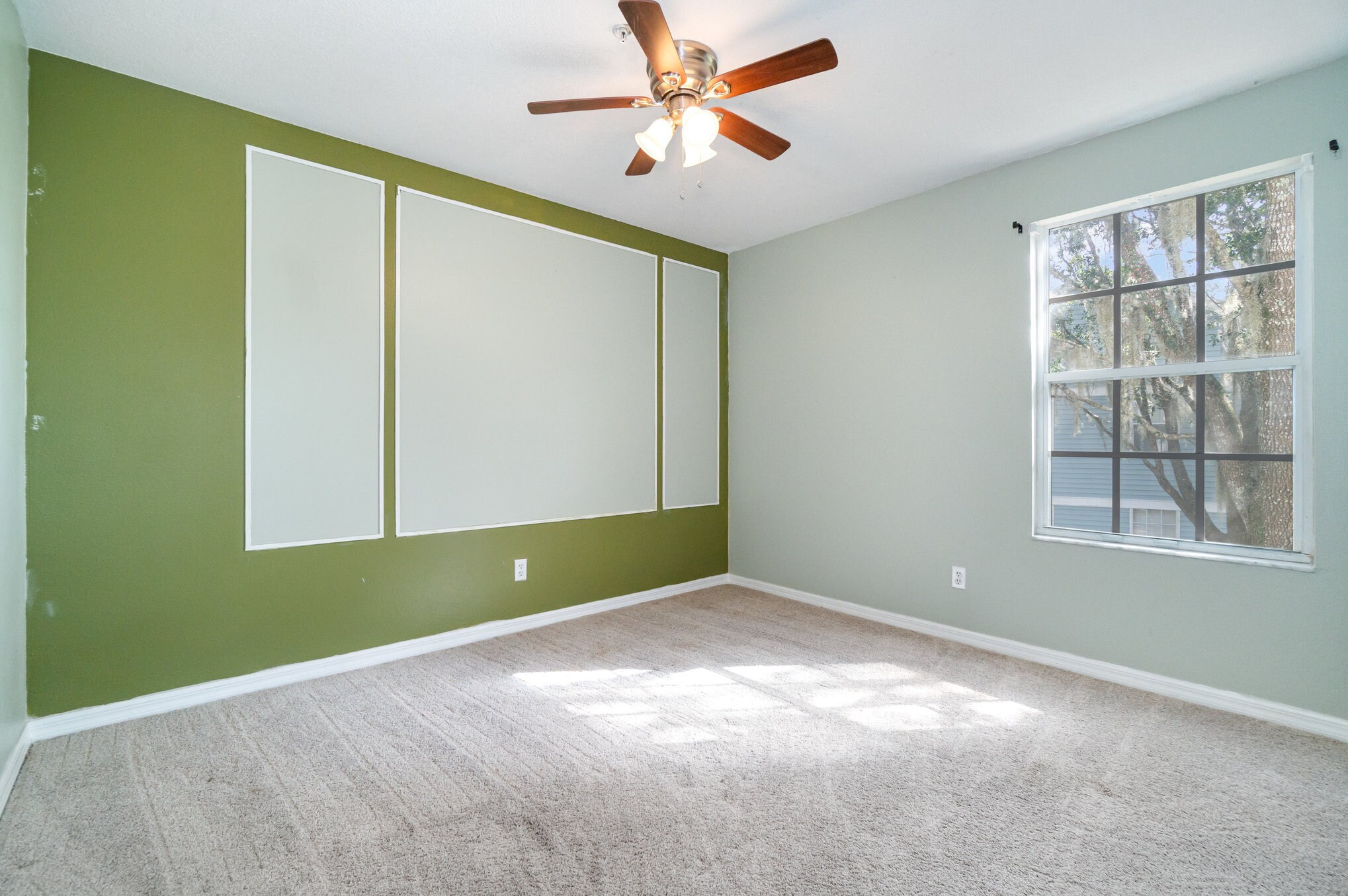 Building Photo - 1030 Loch Vail