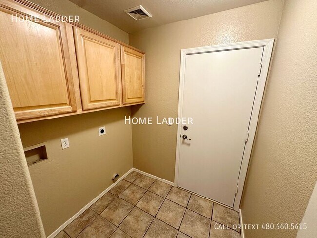 Building Photo - 1100 E Nunneley Rd