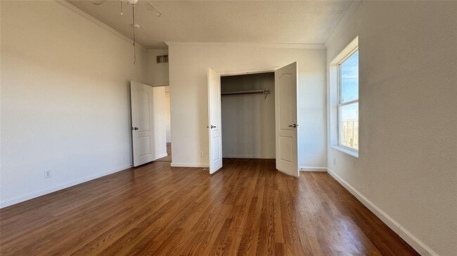 Building Photo - 9448 Sundance Dr