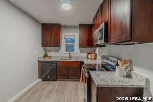 Building Photo - 210 Greenhaven Dr