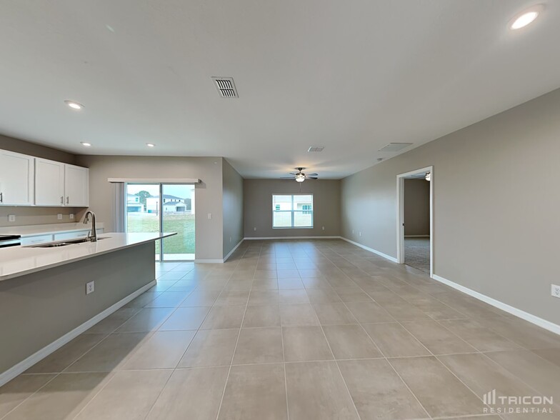 Building Photo - 208 Garnet Ave