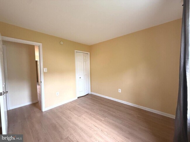 Building Photo - 7230 Taveshire Wy