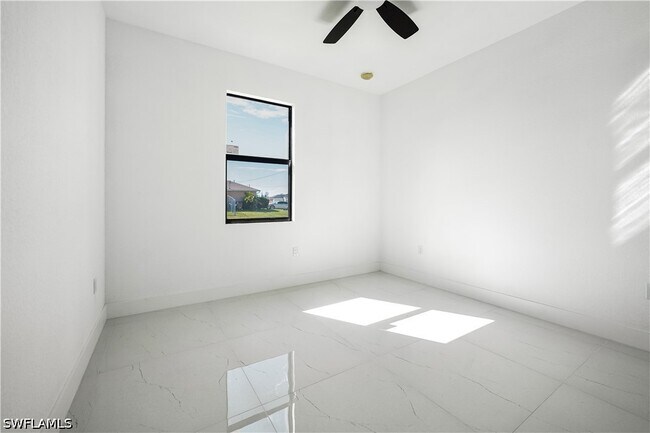 Building Photo - 2458 NW 9th Terrace