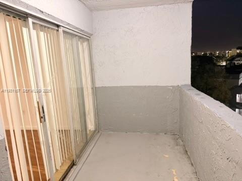 Building Photo - 9351 Fontainebleau Blvd