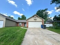 Building Photo - 3 bedroom 2 bathroom Duplex!