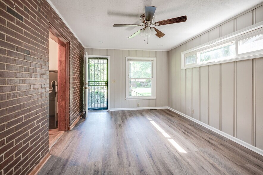 Building Photo - 531 Rosedale Ave