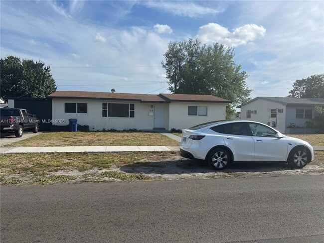 Building Photo - 770 NW 179th St
