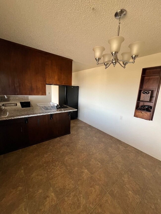 Building Photo - Oroville 4 bed 2 bath 3300sqft country hom...