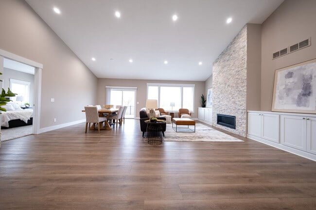 Building Photo - 26391 Preserve Dr