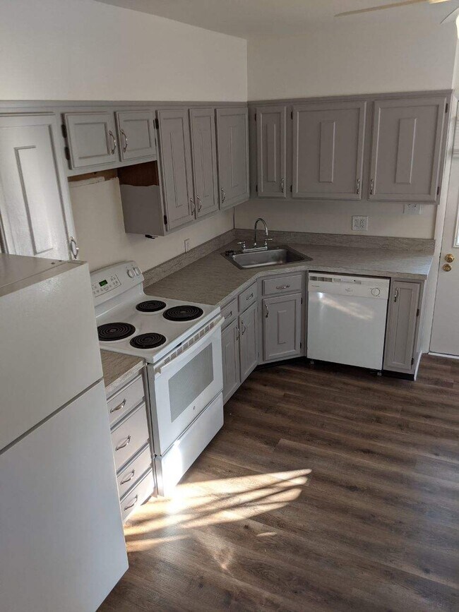 Kitchen - 1617 N 3rd St