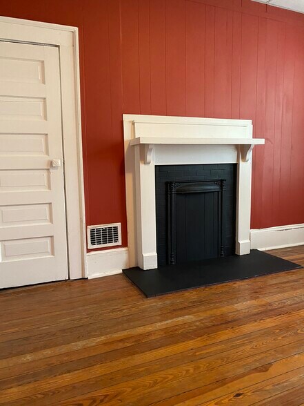 Bedroom - 222 W End Blvd