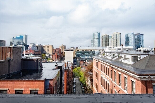 Building Photo - 54 Myrtle St
