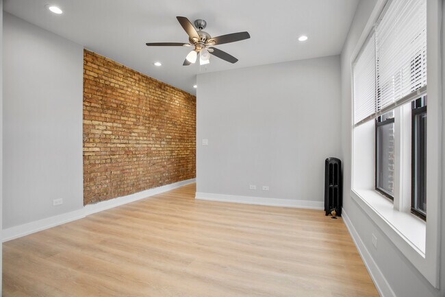Building Photo - 1704 W Juneway Terrace