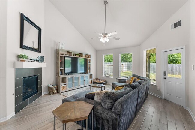 Building Photo - 1226 Tilia Crk Ln
