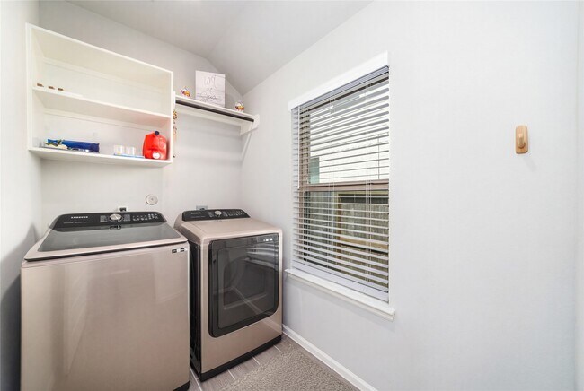 Building Photo - 10443 Cecilia Star Ln