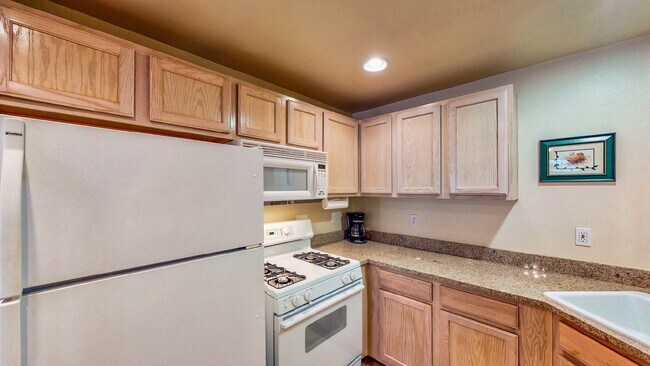 Building Photo - Experience Las Vegas in style and comfort ...
