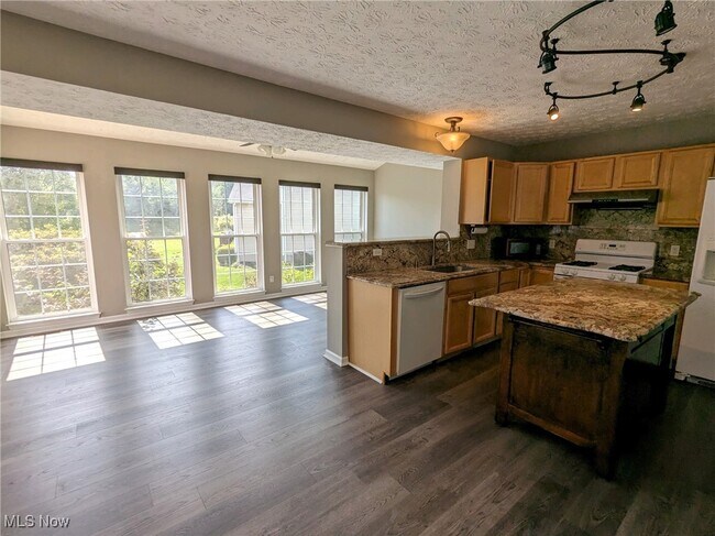 Building Photo - 7912 Wildel Dr