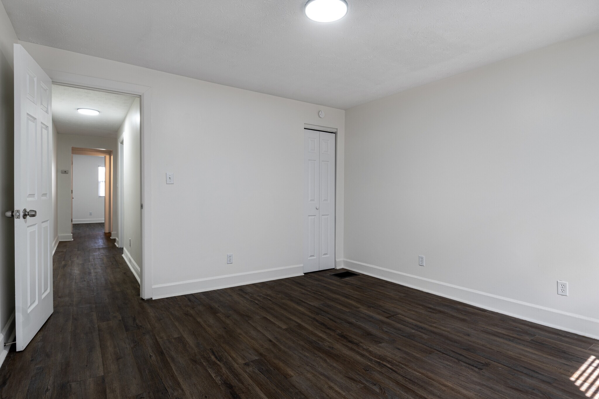 Building Photo - 410 E Beecher St