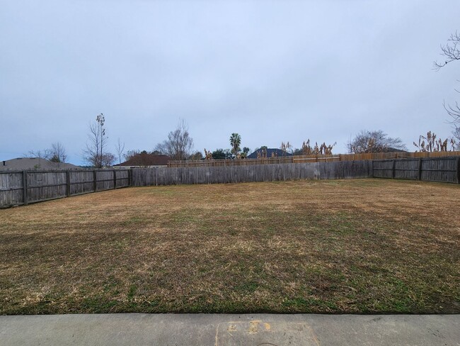 Building Photo - $500 Move-in Discount! Southern Comfort Living: Your Dream Rental Home in Valdosta, Georgia