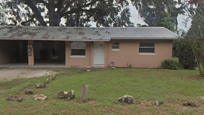 Primary Photo - Beautifully Renovated 2/1 - Convenient Loc...