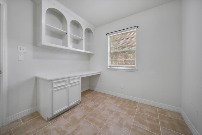 Building Photo - 4943 Gammage St