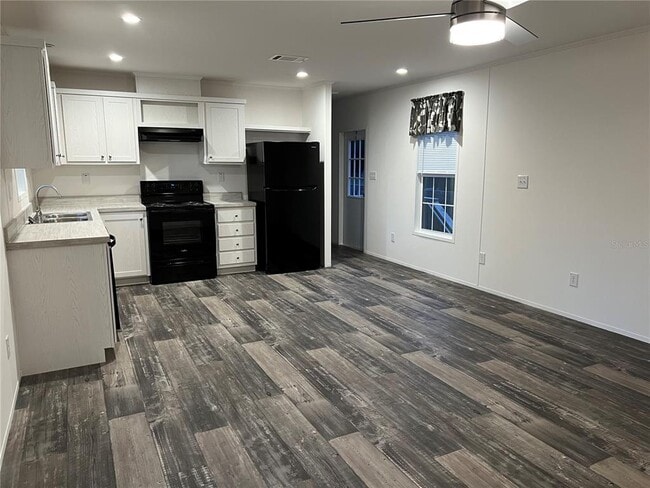 Building Photo - 39141 Bay Ave
