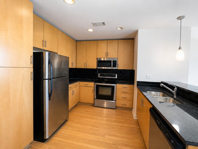 Building Photo - Condo High Rise - Lady Bird Lake Views