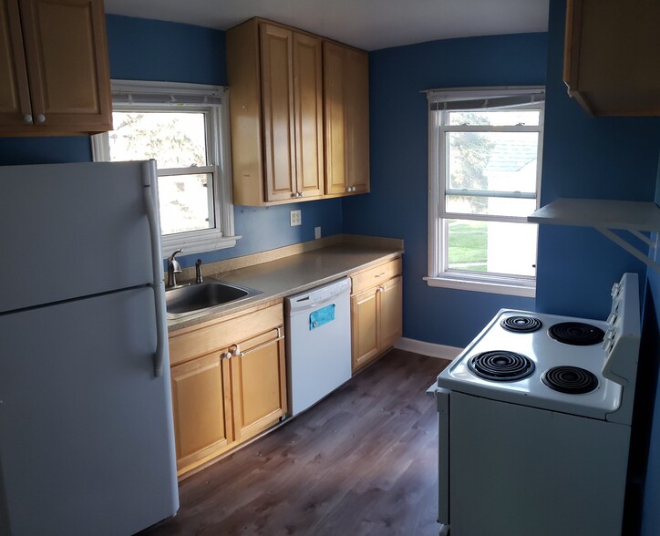 Building Photo - 1315 N 20th Ave E