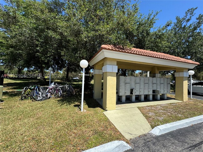 Building Photo - 417 Vista Isles Dr