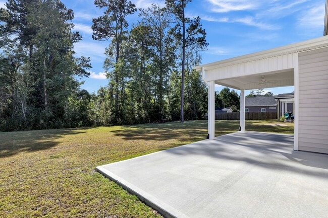 Building Photo - 4 bedroom, 3.5 bath Hampstead home in Sanc...
