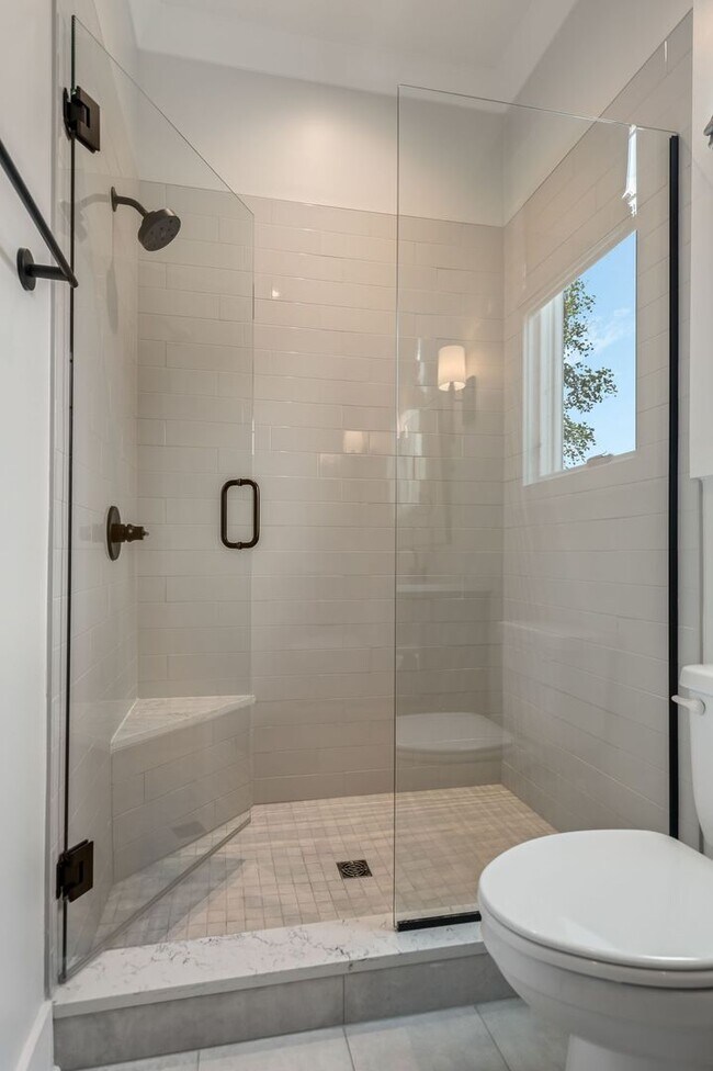 Building Photo - BEAUTIFUL CUSTOM BUILT HOME. 12 SOUTH ACRO...