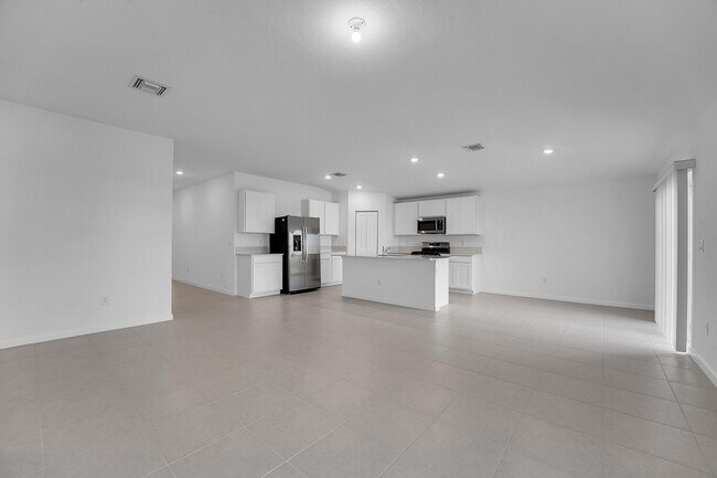 Building Photo - 5936 Mangrove Dr