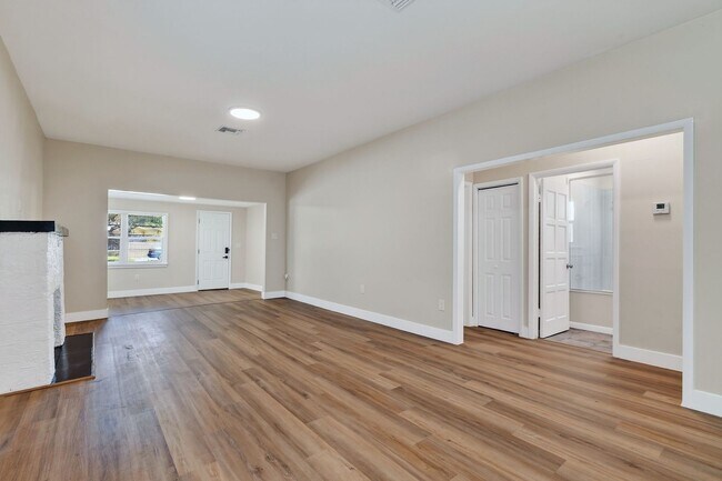 Building Photo - 3714 Morton Ave