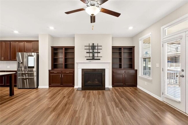 Building Photo - 3960 Redwood Dr