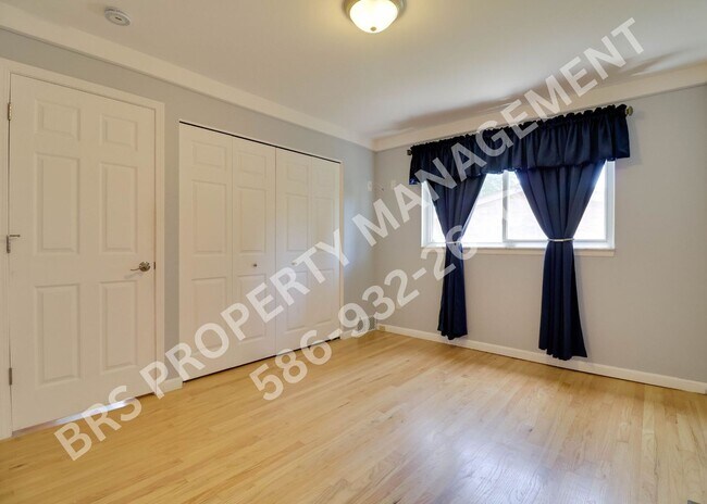 Building Photo - Charming 3 Bedroom 1.5 Bathroom Ranch.