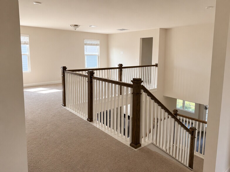 Building Photo - 400 Mabels Way