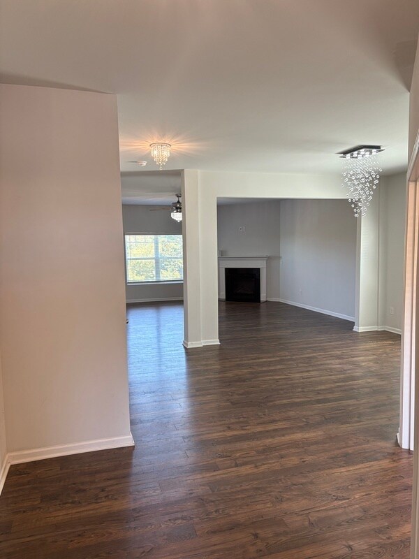 Building Photo - 407 Lakemont Dr