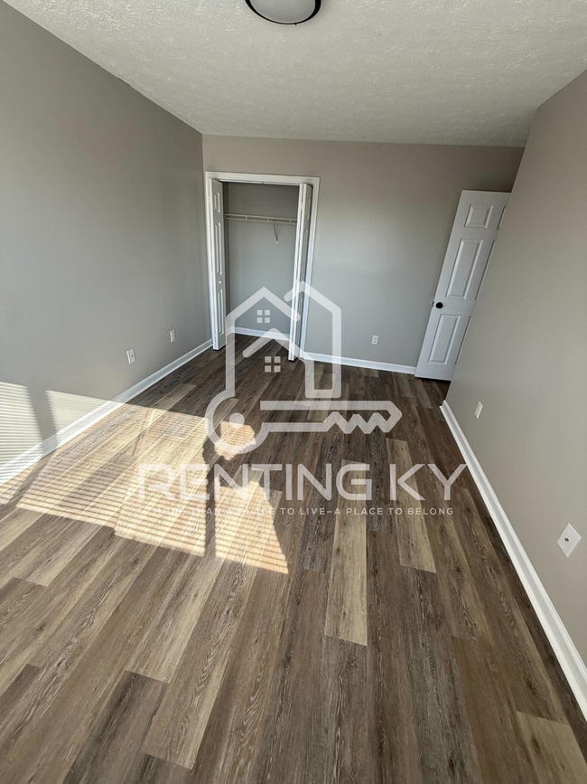 Building Photo - 124-126 Nave Pl