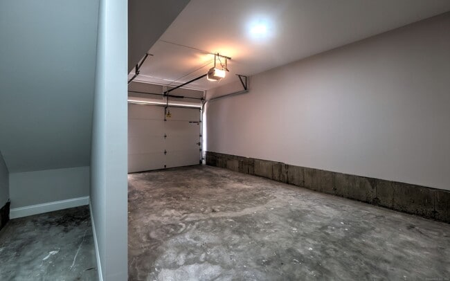 Building Photo - 326 Meadowside Rd