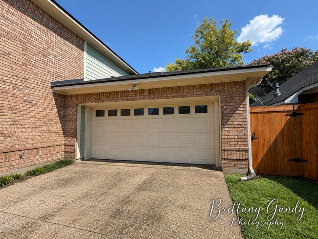 Building Photo - 139 Hallette Dr