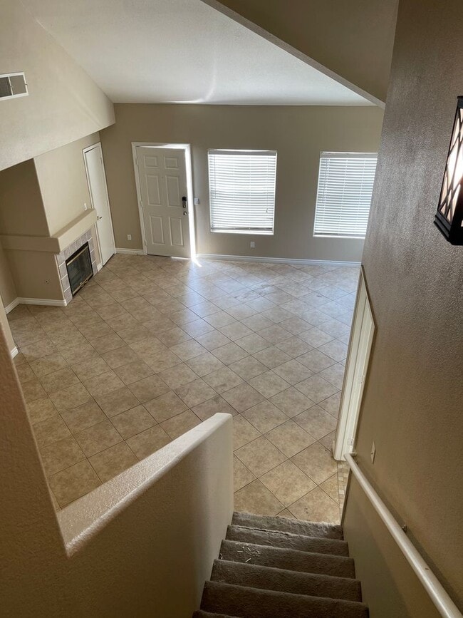 Building Photo - Spacious Condo with Loft & 2-Car Garage – Minutes from the Strip!