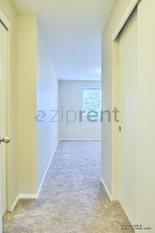 Building Photo - Unit