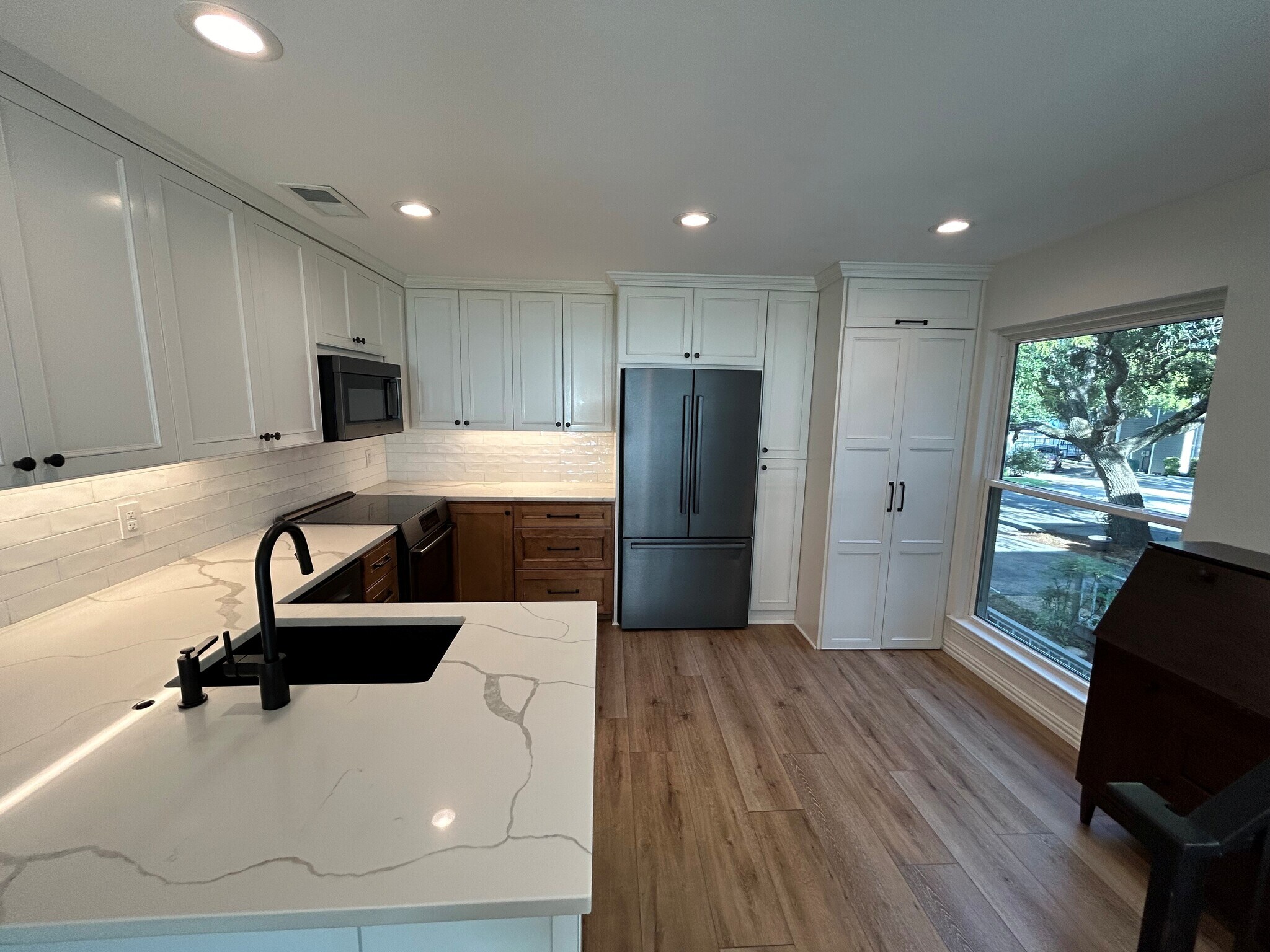 Building Photo - 300 Rush Creek Dr