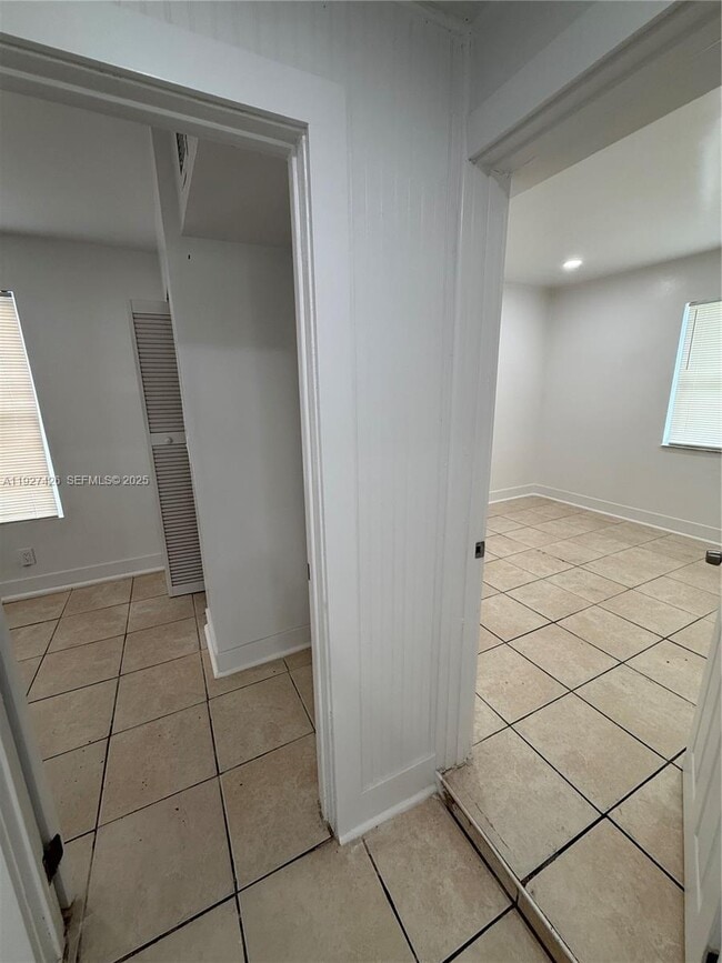 Building Photo - 1149 W 26th St