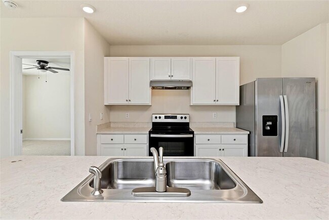 Building Photo - 2725 Dumont Ln