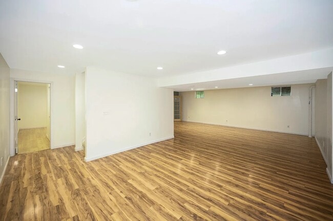 Building Photo - 3101 Titanic Dr