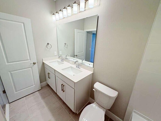 Building Photo - 16508 Silver Brook Wy