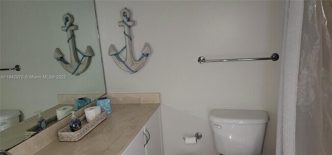 Building Photo - 1750 N Bayshore Dr
