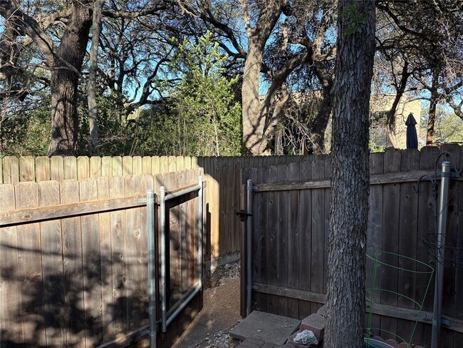 Building Photo - 9226 Jollyville Rd